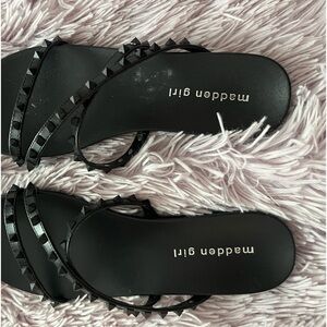 WOMANS STEVE MADDEN SANDALS